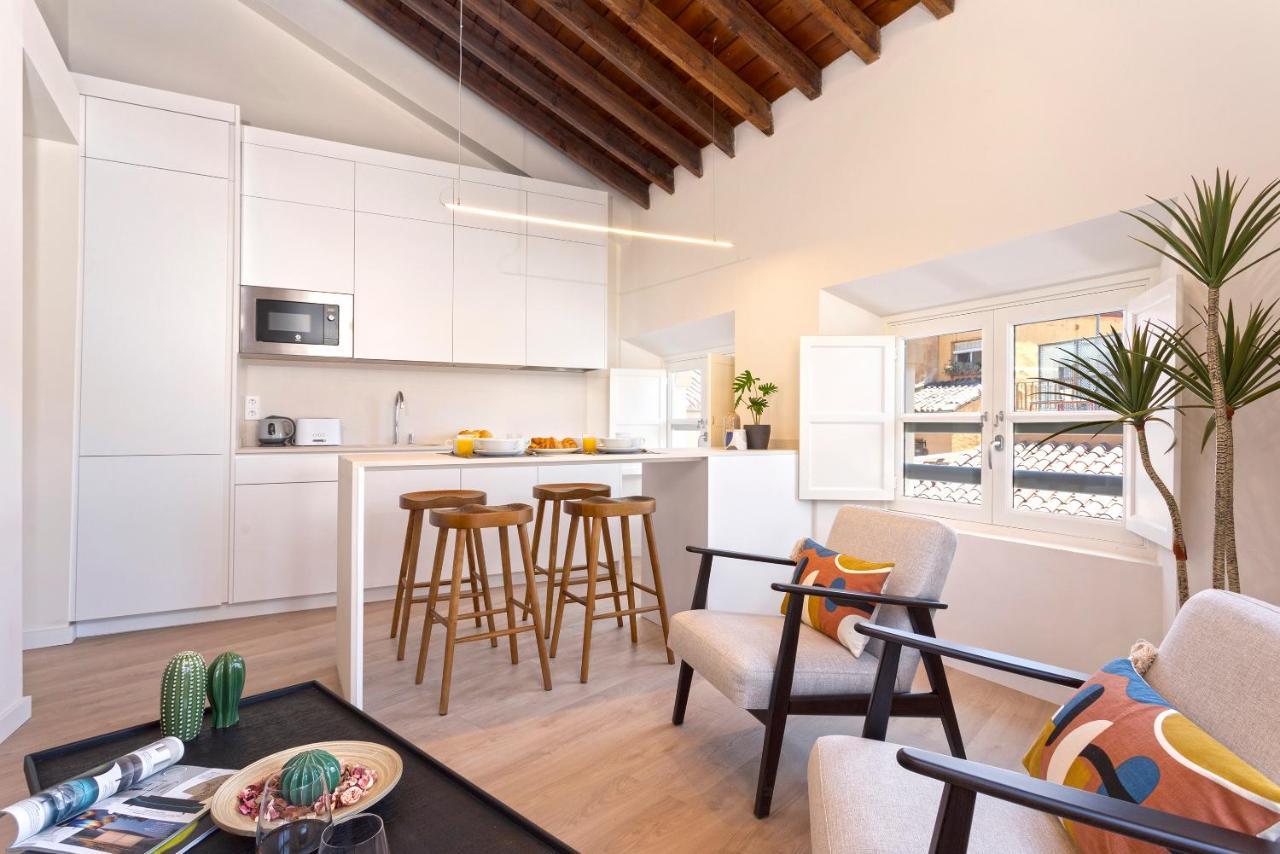 Apartamentos Thyssen Cisneros By Rent Me Málaga Extérieur photo