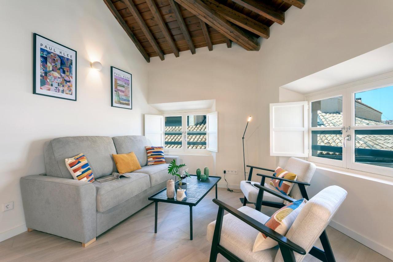Apartamentos Thyssen Cisneros By Rent Me Málaga Extérieur photo