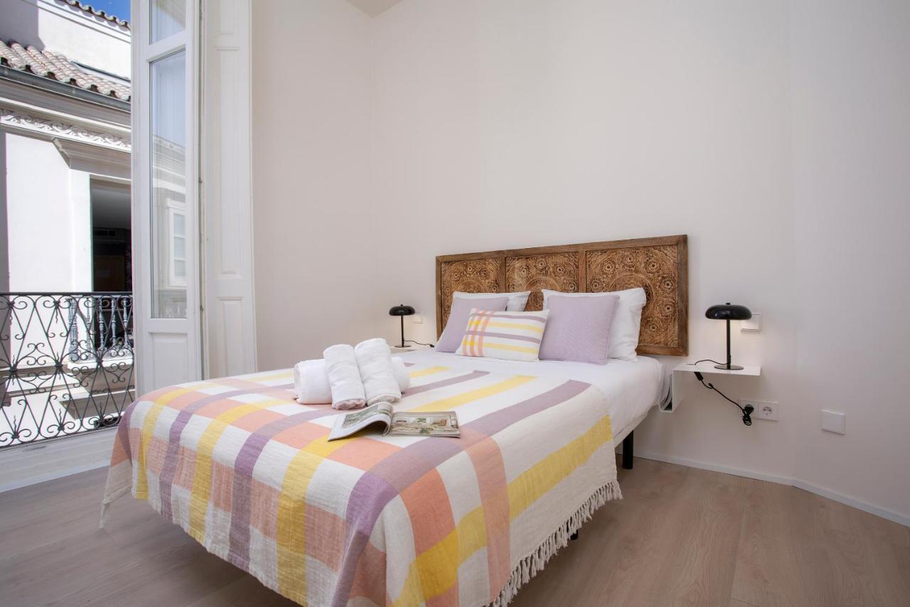 Apartamentos Thyssen Cisneros By Rent Me Málaga Extérieur photo