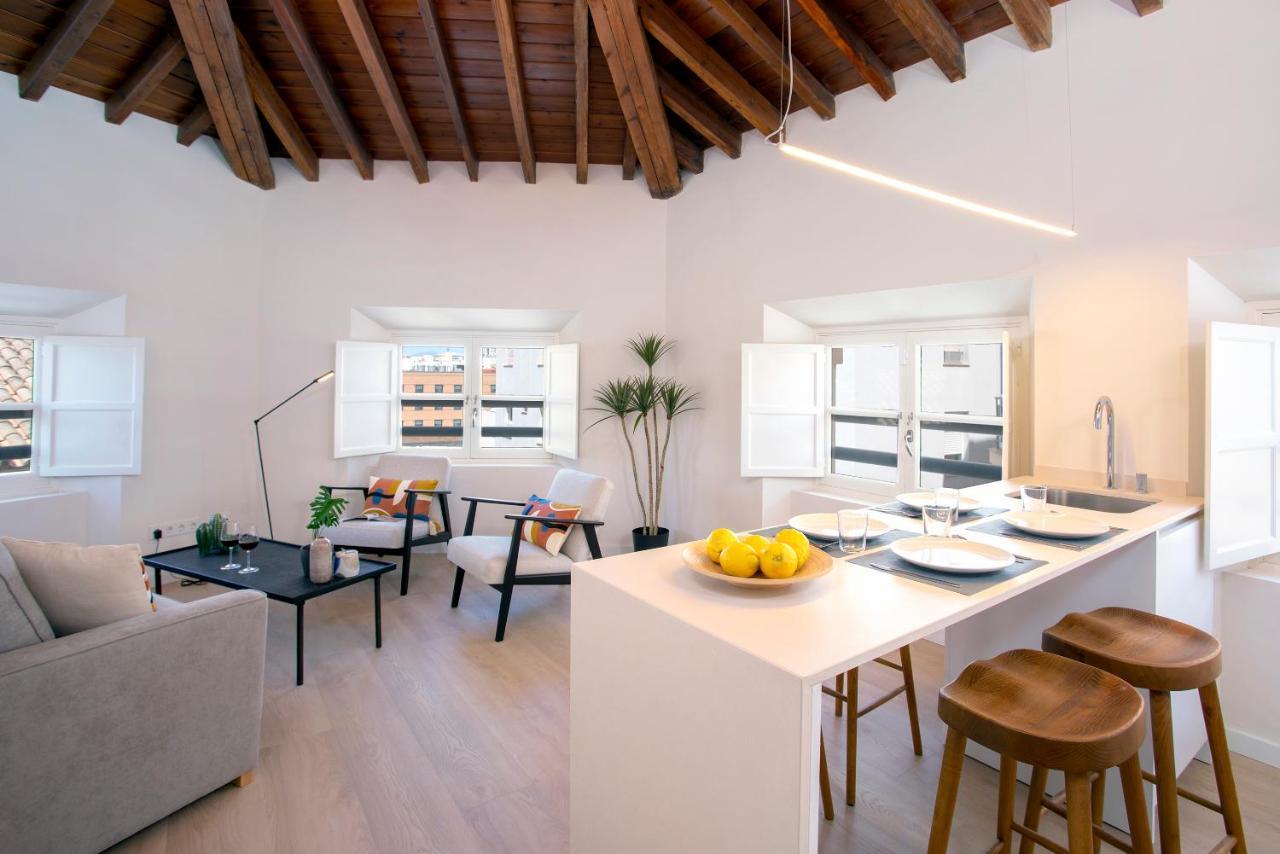 Apartamentos Thyssen Cisneros By Rent Me Málaga Extérieur photo
