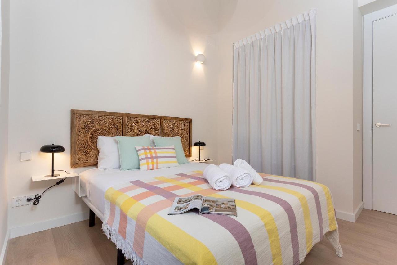 Apartamentos Thyssen Cisneros By Rent Me Málaga Extérieur photo