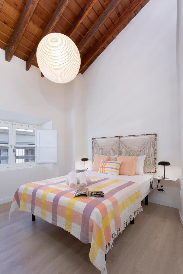Apartamentos Thyssen Cisneros By Rent Me Málaga Extérieur photo