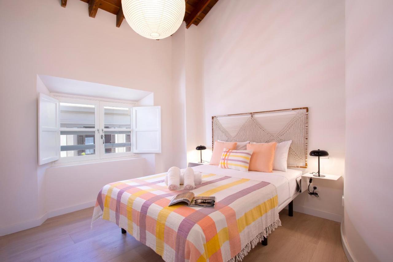 Apartamentos Thyssen Cisneros By Rent Me Málaga Extérieur photo