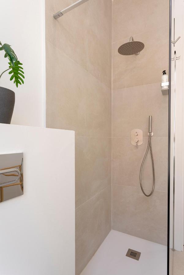 Apartamentos Thyssen Cisneros By Rent Me Málaga Extérieur photo