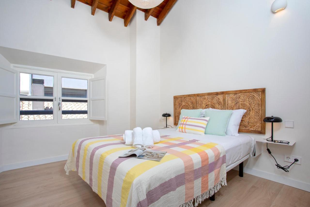 Apartamentos Thyssen Cisneros By Rent Me Málaga Extérieur photo